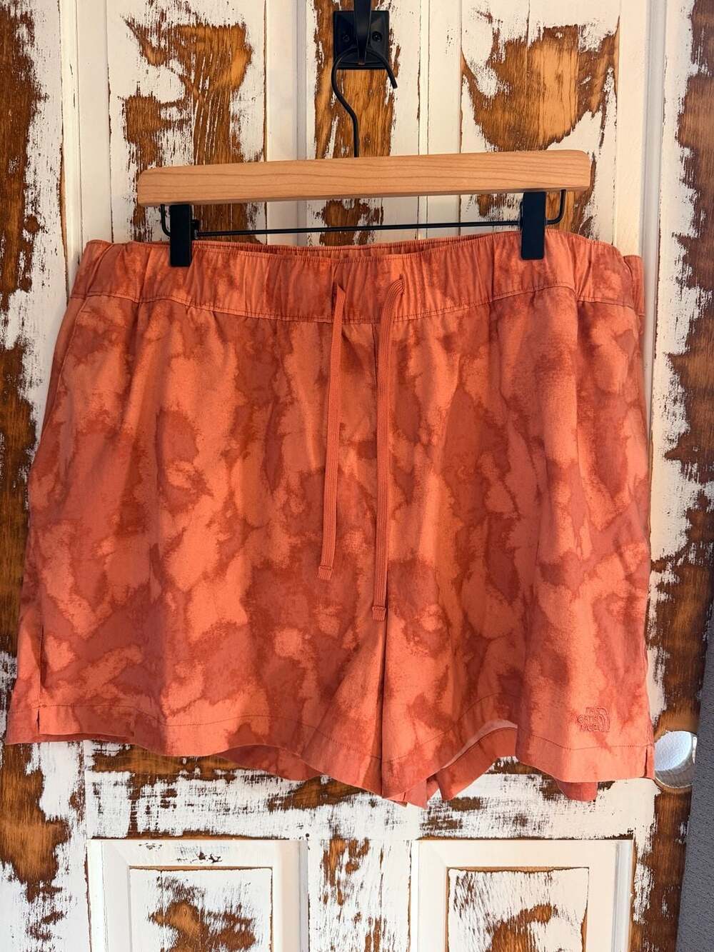 The North Face Womens Hiking Shorts Size 3XL Coral Pink Abstract Outdoor Active